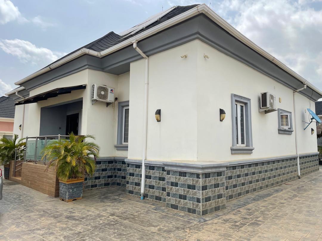 A beautifully built 3 Bedroom Bungalow with bq
