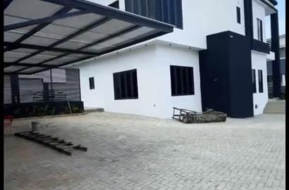 Luxury  5 bedrooms fully detached